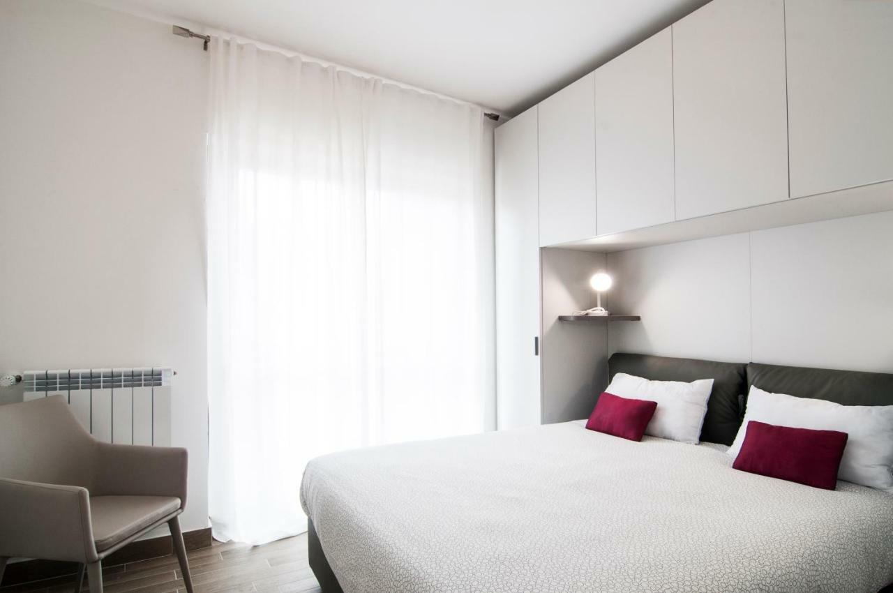 Fonte Laurentina Apartment *